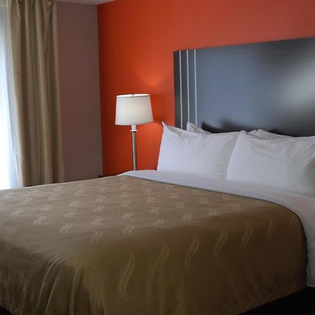 Quality Inn & Suites Fresno Northwest Zewnętrze zdjęcie