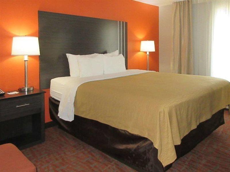 Quality Inn & Suites Fresno Northwest Zewnętrze zdjęcie