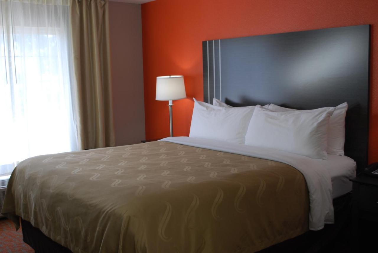 Quality Inn & Suites Fresno Northwest Zewnętrze zdjęcie