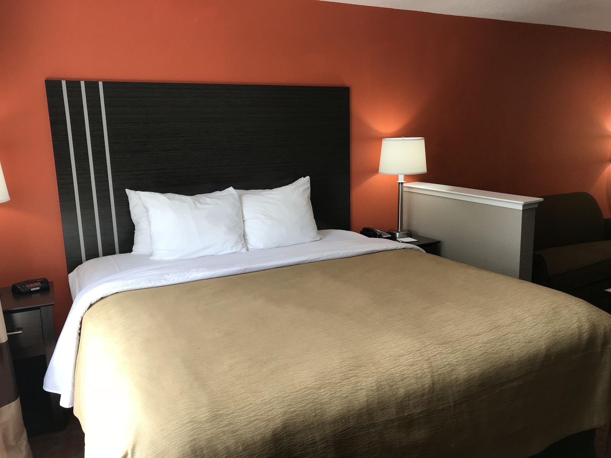 Quality Inn & Suites Fresno Northwest Zewnętrze zdjęcie