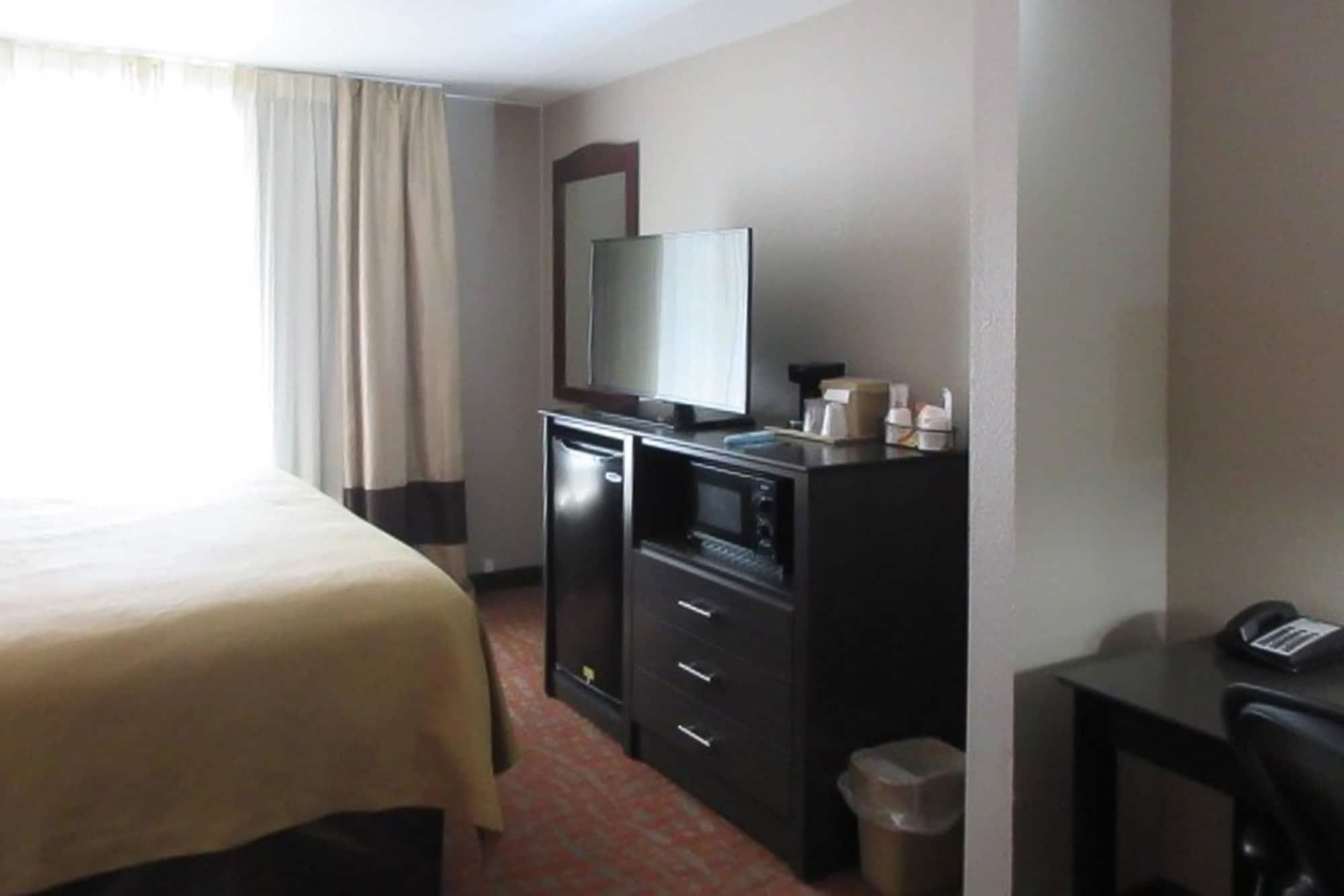 Quality Inn & Suites Fresno Northwest Zewnętrze zdjęcie