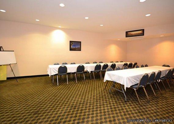 Quality Inn & Suites Fresno Northwest Zaplecze biznesowe zdjęcie