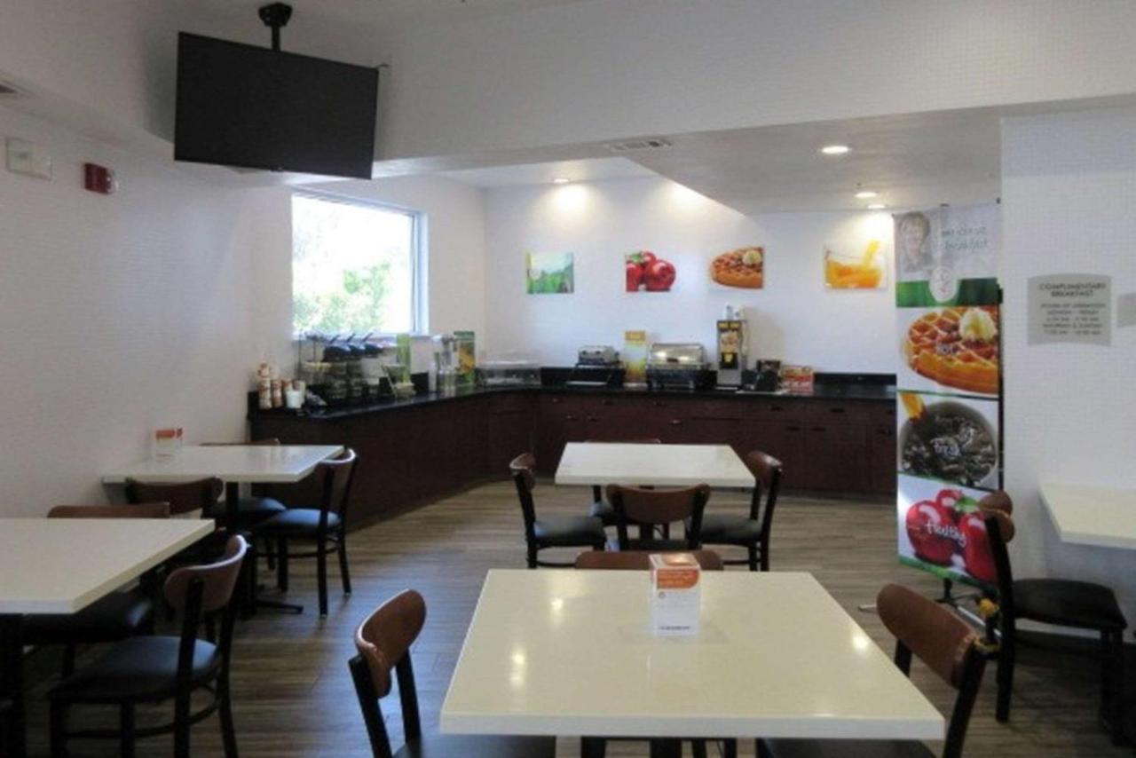 Quality Inn & Suites Fresno Northwest Zewnętrze zdjęcie